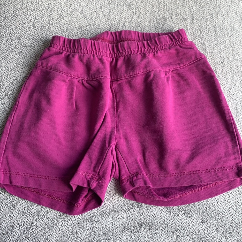 Tea collection magenta shorts size 4